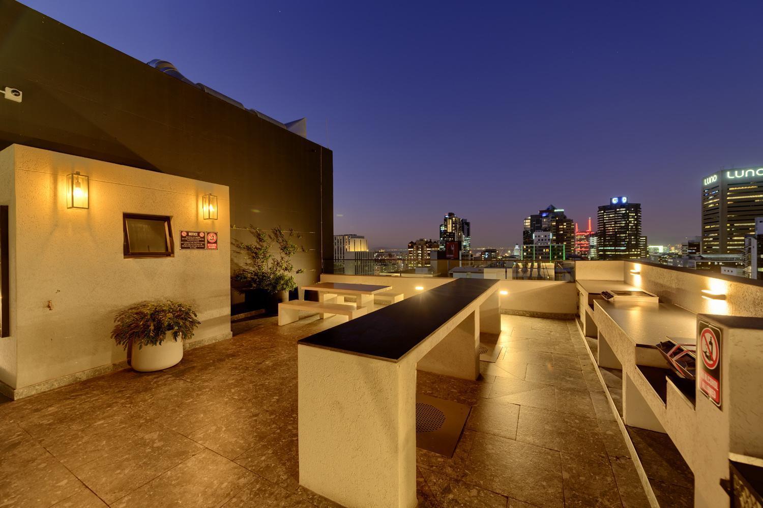 Urban Comfort At 1 Bed In City Centre With Pool Cape Town Exterior photo
